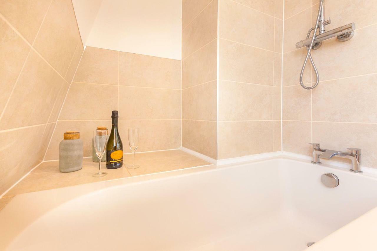 Apartament Pure B - Exceptional Views Of Tamar & Royal William Yard With Free Parking & Wifi Plymouth Zewnętrze zdjęcie